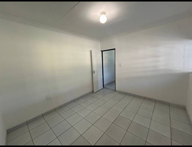 1 BEDROOM FLAT TO LET IN BEDWORTH PARK